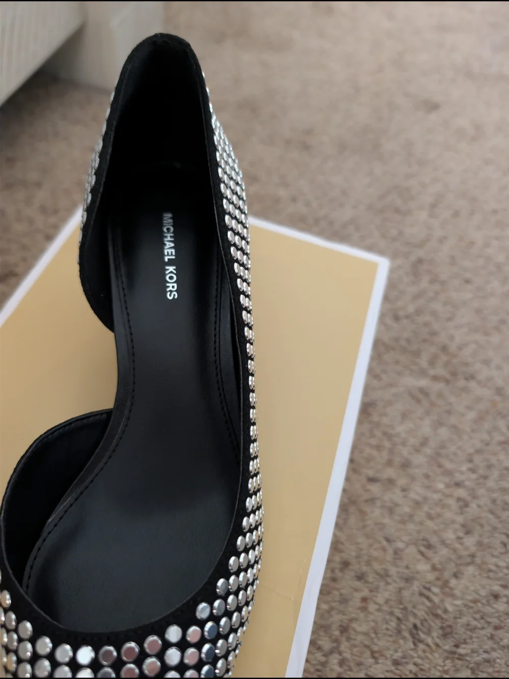 NIB MICHAEL Michael Kors Elyse Studded D'Orsay Kitten Heel Pumps Black 7.5
